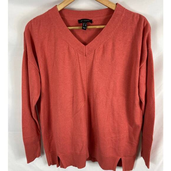 H by Halston V Neck Boyfriend Sweater w/ Rib Details size small - Picture 2 of 7